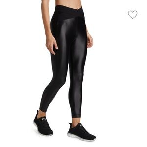 NWT Koral
Herea Infinity HighRise Leggings
Black, Large